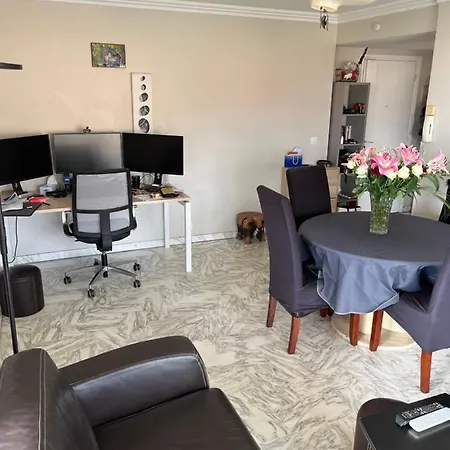 Apartment Bay *