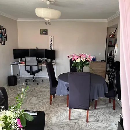Bay Apartment *